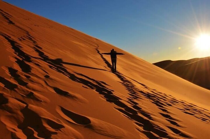 walking sunrise desert trip